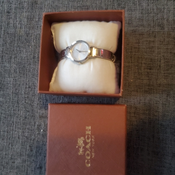 Coach Watch - Picture 3 of 4